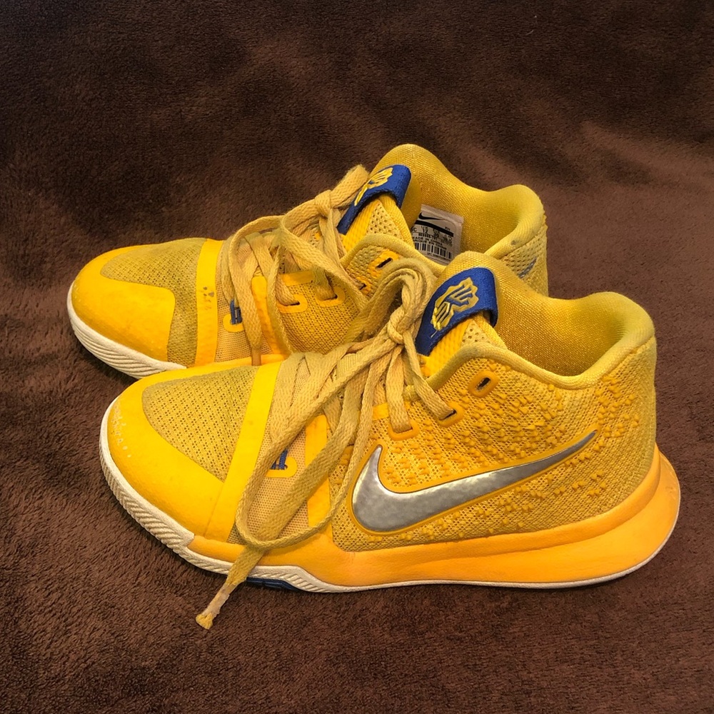 Nike Kyrie size 12.5C